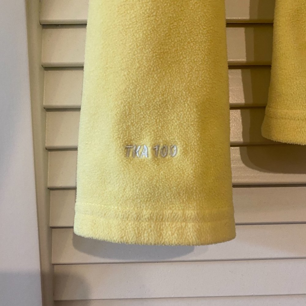 Women's Bright Yellow North Face Lightweight Fleece ¼ Zip - Picture 4 of 4